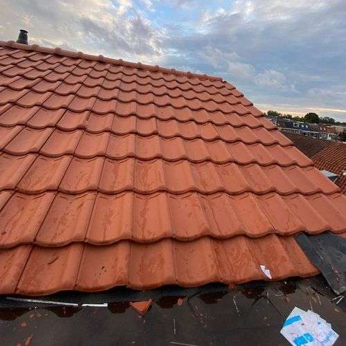 Dakdekker Bergschenhoek vlak pannendak met lekkage